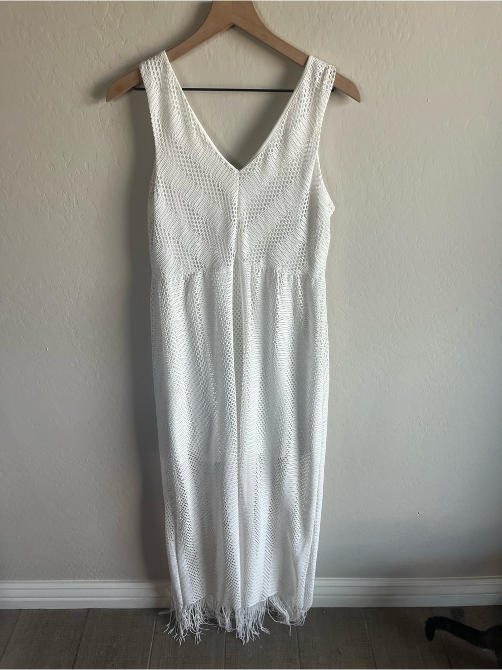 White V-Neck Crochet Maxi Dress Fringe M Vacation Beach Western Boho - Picture 7 of 7